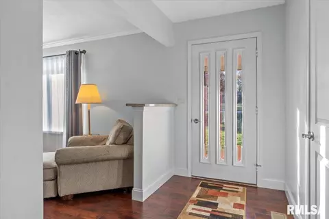 Living - 237 S State St, Greenview, IL 62642 photo 5 of 6