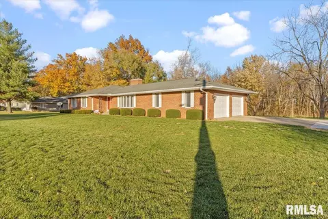 Exterior - 237 S State St, Greenview, IL 62642 photo 3 of 6