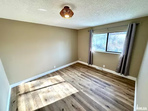 14 Groton Dr, Springfield, IL 62702 photo 11