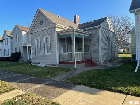 613 S 14th St, Quincy, IL 62301