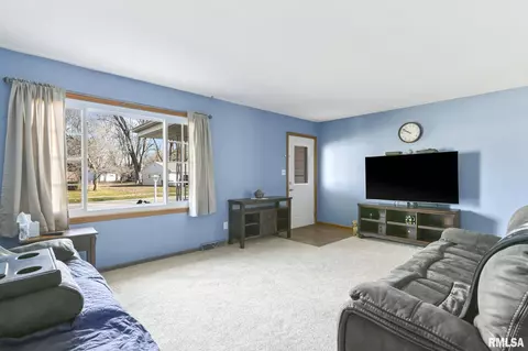 95 Delmar Dr, Springfield, IL 62703 photo 4