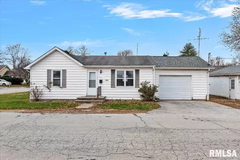 321 S Silver St, Taylorville, IL 62568