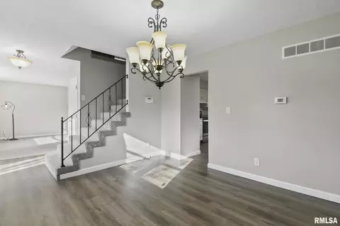 143 Pinehurst Dr, Springfield, IL 62704 photo 9