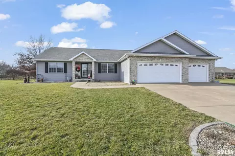 513 Bayberry Ln, Athens, IL 62613