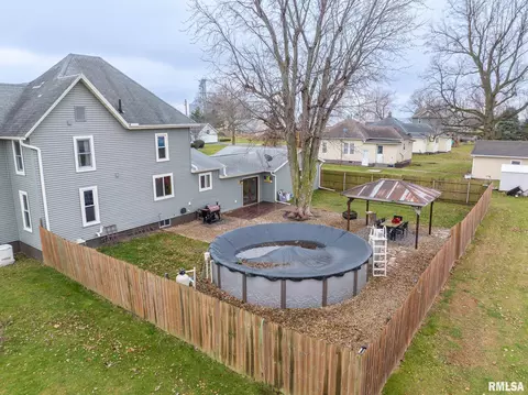 248 Academy St, Cameron, IL 61423 photo 3