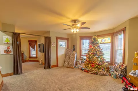248 Academy St, Cameron, IL 61423 photo 18