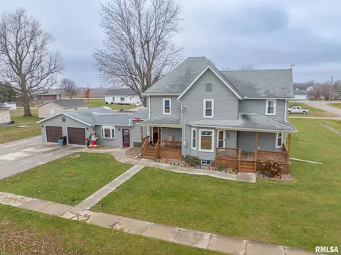 248 Academy St, Cameron, IL 61423 photo 2