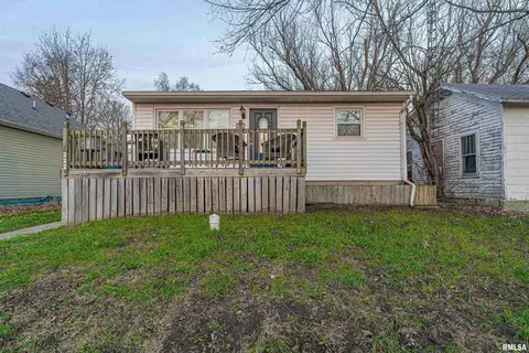 222 Williamette Ave, Lincoln, IL 62656