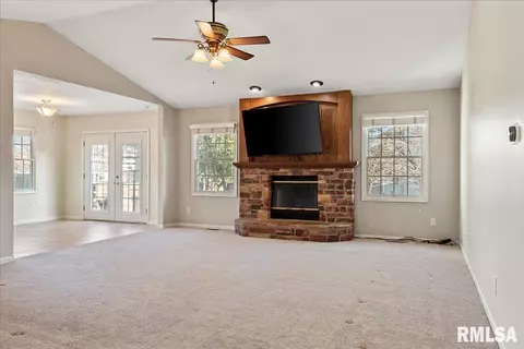 2004 Burgess Dr, Springfield, IL 62711 photo 5