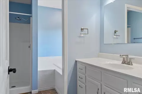 2004 Burgess Dr, Springfield, IL 62711 photo 25