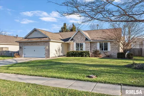 2004 Burgess Dr, Springfield, IL 62711 photo 2
