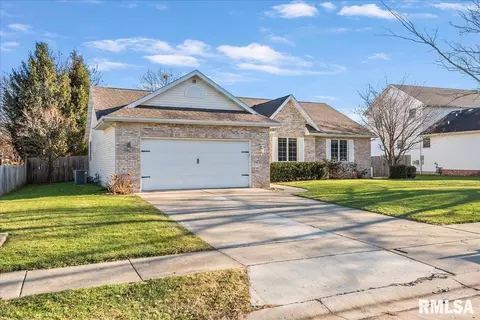 2004 Burgess Dr, Springfield, IL 62711 photo 3