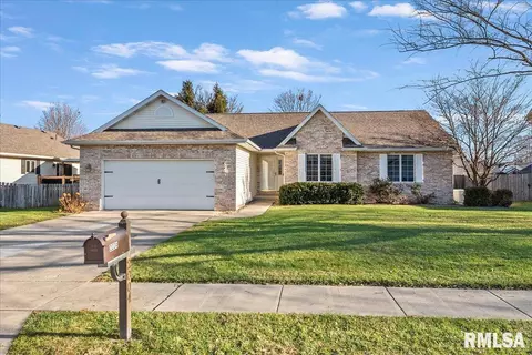 2004 Burgess Dr, Springfield, IL 62711