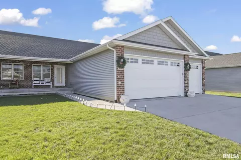 314 Pintail Dr, Sherman, IL 62684