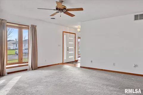 121 Davinci Dr, Springfield, IL 62703 photo 6