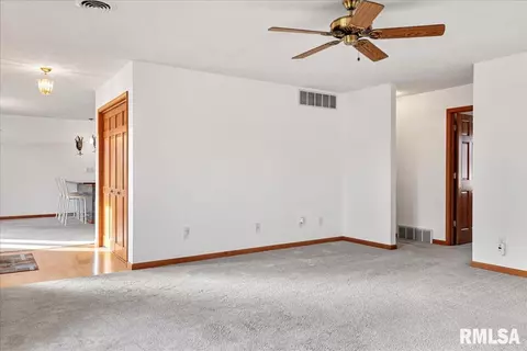 121 Davinci Dr, Springfield, IL 62703 photo 7