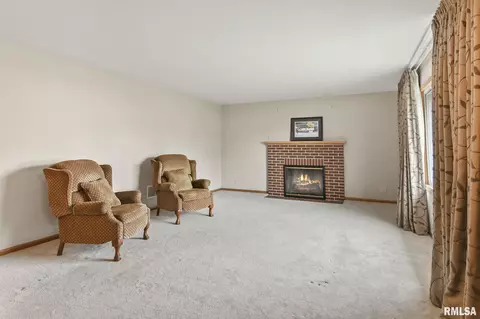 2120 Blackhawk Rd, Springfield, IL 62702 photo 6