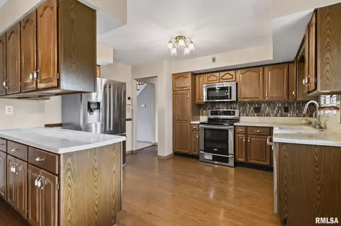 2120 Blackhawk Rd, Springfield, IL 62702 photo 9