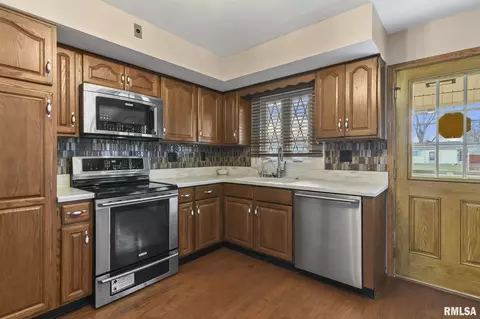 2120 Blackhawk Rd, Springfield, IL 62702 photo 8