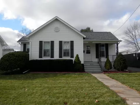 858 S Pearl St, Galesburg, IL 61401