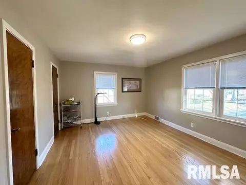 1529 N 3rd St, Springfield, IL 62702 photo 17