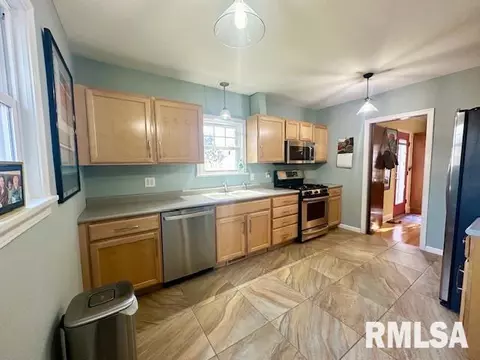 1529 N 3rd St, Springfield, IL 62702 photo 8