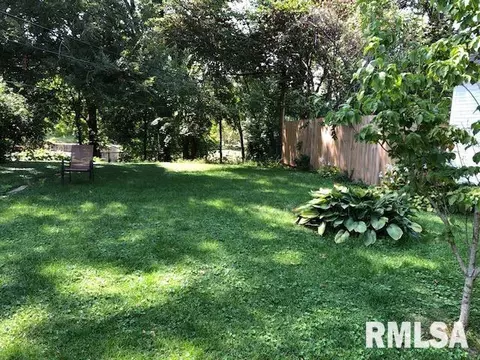 1529 N 3rd St, Springfield, IL 62702 photo 5