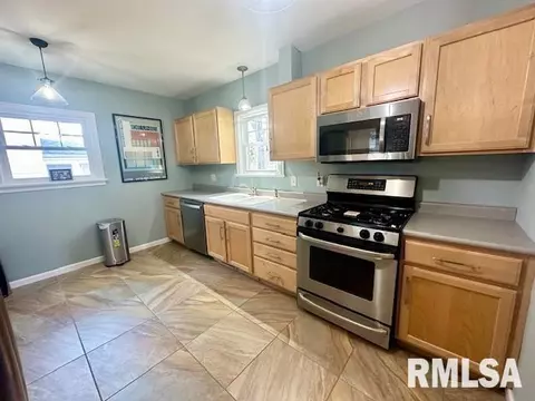 1529 N 3rd St, Springfield, IL 62702 photo 9