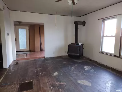 205 N County Road 480, Sutter, IL 62373 photo 10