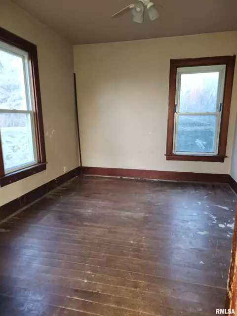 205 N County Road 480, Sutter, IL 62373 photo 9