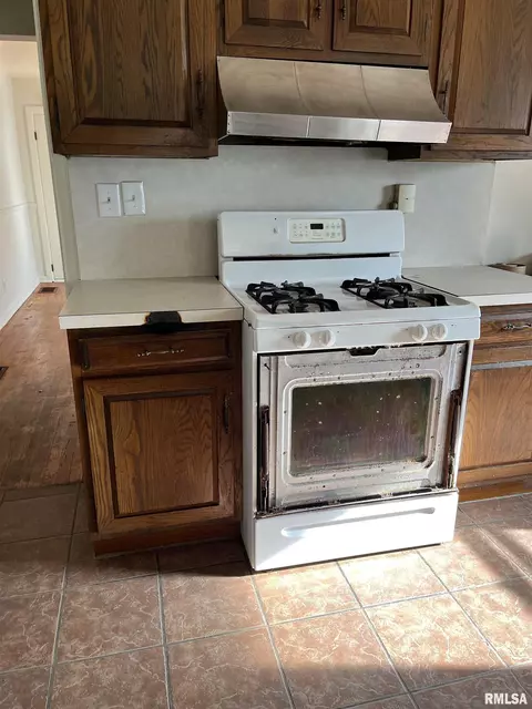 2219 S 15th St, Springfield, IL 62703 photo 17