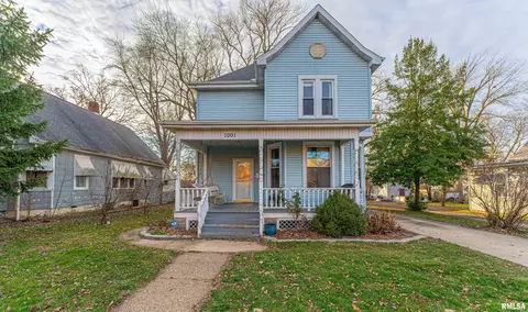 1001 Summer St, Pekin, IL 61554