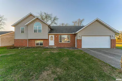 215 Geraldine St, Green Valley, IL 61534