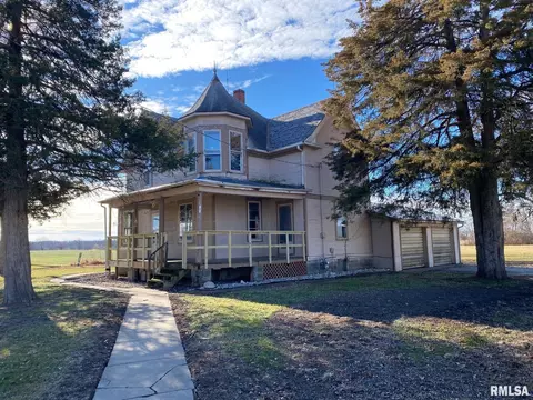 401 S Gillham St, West Point, IL 62380