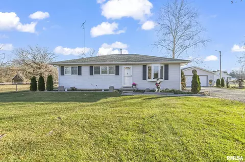 8094 S Vigal Rd, Pawnee, IL 62558