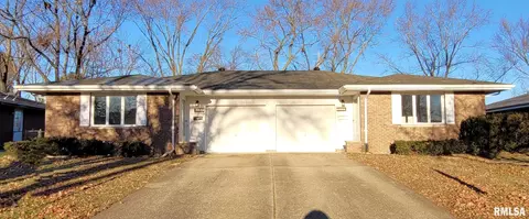 2437 Delaware Dr, Springfield, IL 62702 photo 3