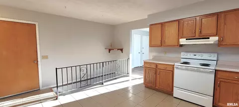 2437 Delaware Dr, Springfield, IL 62702 photo 14