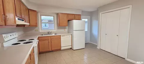 2437 Delaware Dr, Springfield, IL 62702 photo 10