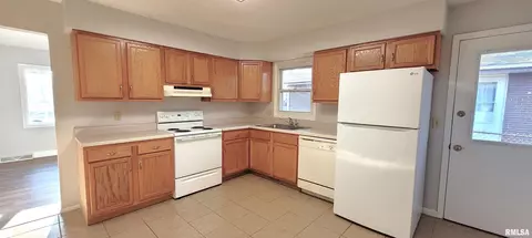 2437 Delaware Dr, Springfield, IL 62702 photo 12
