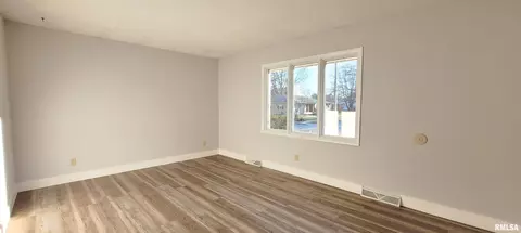 2439 Delaware Dr, Springfield, IL 62702 photo 7