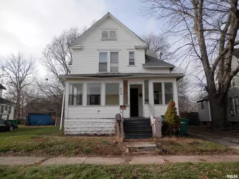 216 Allens Ave, Galesburg, IL 61401