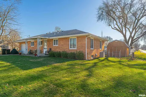 815 Short 11th St, Lincoln, IL 62656