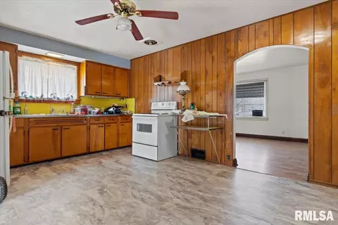 2667 S 7th St, Springfield, IL 62703 photo 9