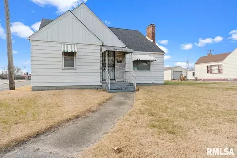 2667 S 7th St, Springfield, IL 62703