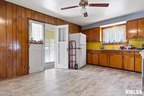 2667 S 7th St, Springfield, IL 62703 photo 10