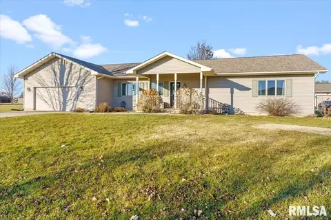 84 Chestnut Rd, Pleasant Plains, IL 62677