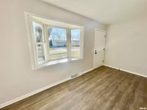 2461 E Griffiths Ave, Springfield, IL 62702 photo 13