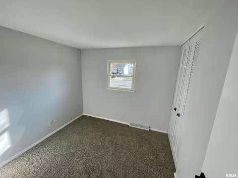 2461 E Griffiths Ave, Springfield, IL 62702 photo 11
