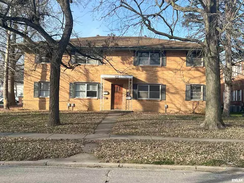 209 Prairie St, Jacksonville, IL 62650