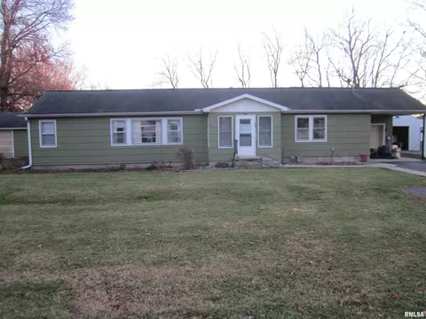419 W Arch St, Mason City, IL 62664